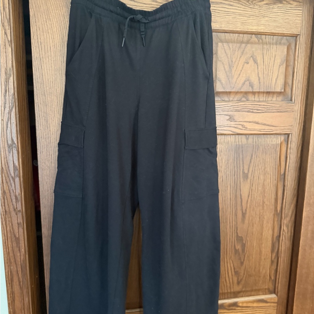 Athleta Women’s  Black Cargo Pants